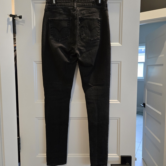 Levi's Women's Black Skinny Jeans - Picture 2 of 3